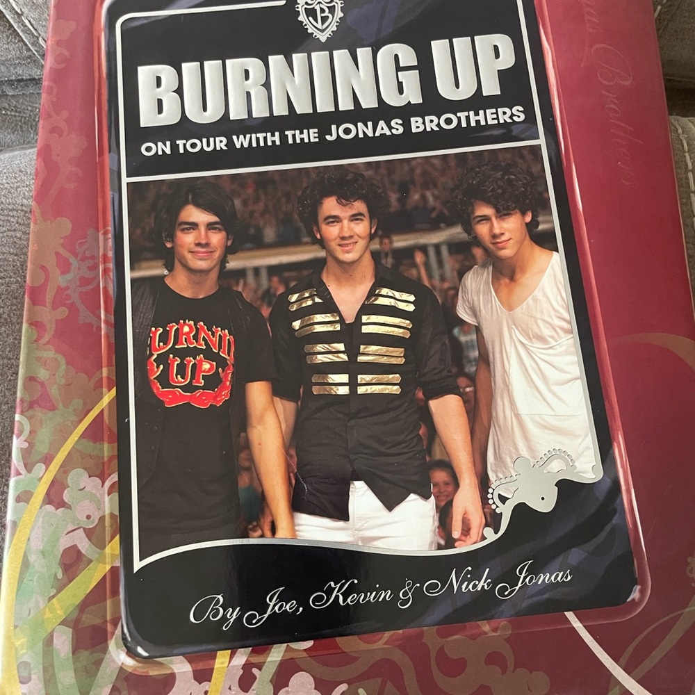 Jonas Brothers Burning Up Tour Book